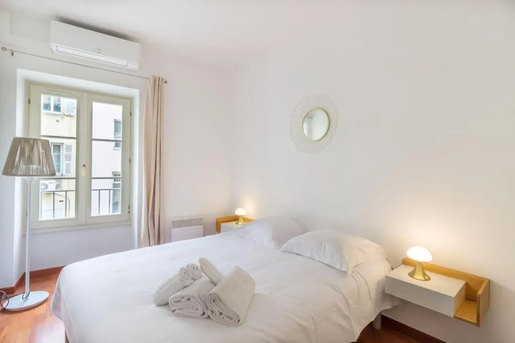 L13 Central Flat 5Mins Walk To Beach Ac/Balcon/Wifi Nicea